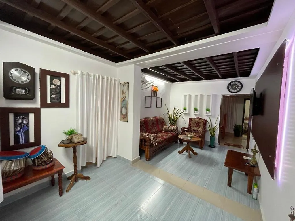 Kerala Heritage Home - Periya Veedu Neyyattinkara Индия